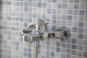 Come eliminare muffa e calcare dal tuo bagno? | Docciatime.it trasforma da bagno in doccia in sole 6 ore