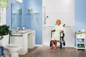Come assistere gli anziani nel bagno | Docciatime.it trasforma da bagno in doccia in sole 6 ore