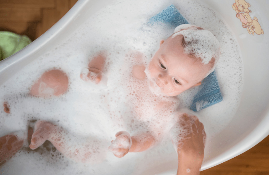 Neonati e bambini: lavare i capelli in modo sicuro