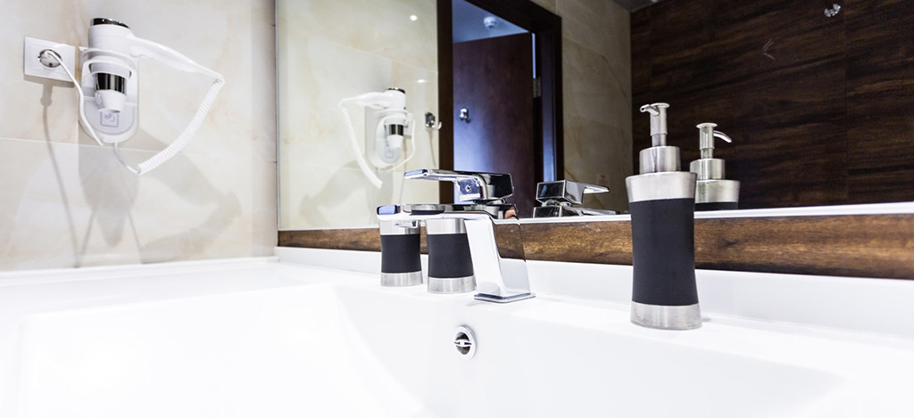 HÔTELLERIE - Arredo e accessori per il bagno | Docciatime.it trasforma da bagno in doccia in sole 6 ore