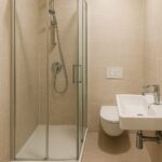 Box doccia 70x90: quando basta, aperture e idee per bagno piccolo | Docciatime.it trasforma da bagno in doccia in sole 6 ore